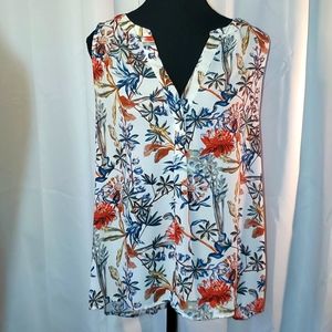 2/$30 Floral sleeveless blouse